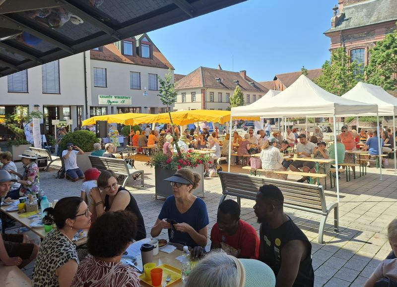 Beim Tag der Offenen Gesellschaft 2026 auf dem Marktplatz