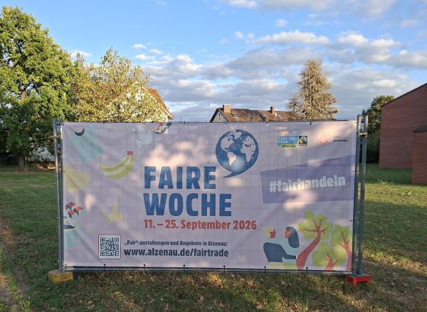 Faire Woche 2026: Bauzaun am Polizeikreisel